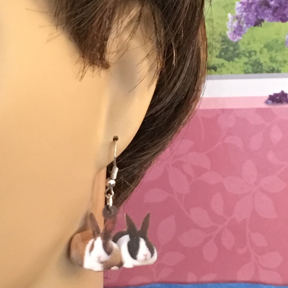 Acrylic Bunnies Earrings - Picture 6 of 8